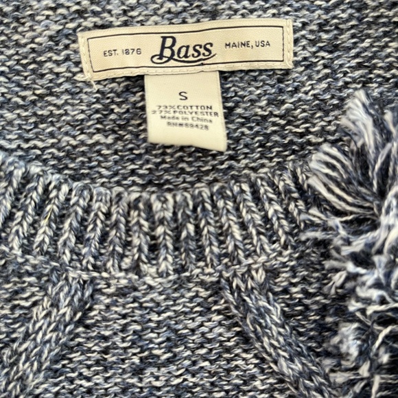 Bass women’s blue and white sweater with front fringe. New. Size S. Made in USA - Picture 8 of 8